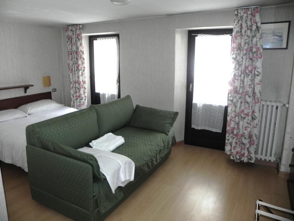 Hotel Nuovo Pecetto Macugnaga Quarto foto