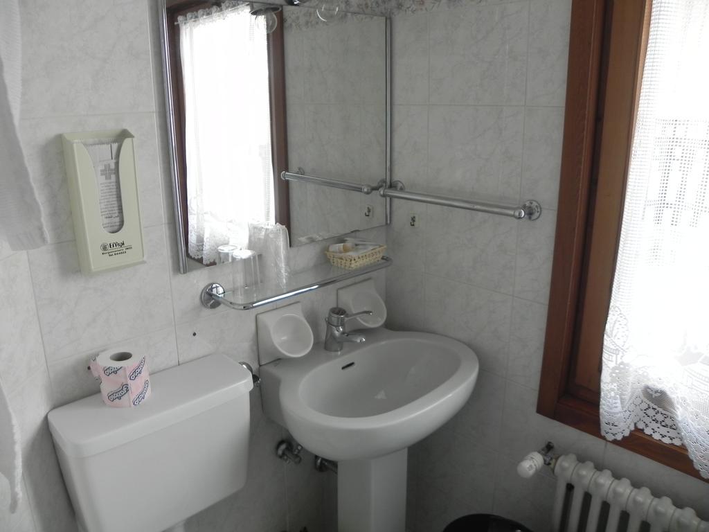 Hotel Nuovo Pecetto Macugnaga Quarto foto
