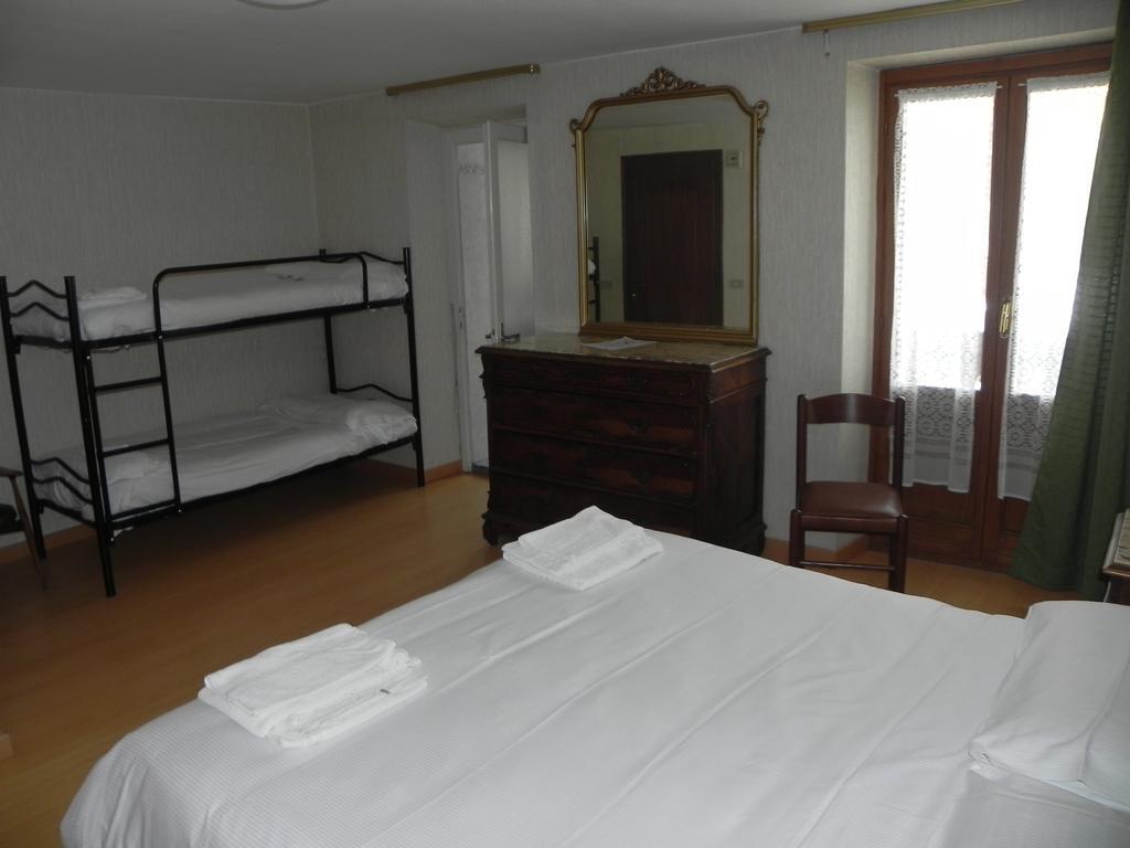 Hotel Nuovo Pecetto Macugnaga Quarto foto
